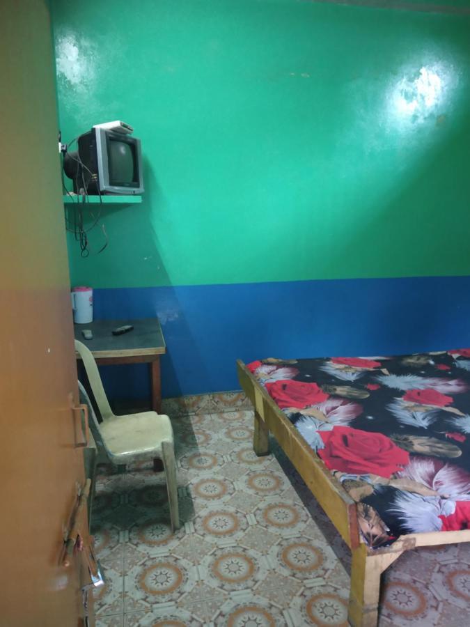 Hotel Yatri Niwas Varanasi Bagian luar foto