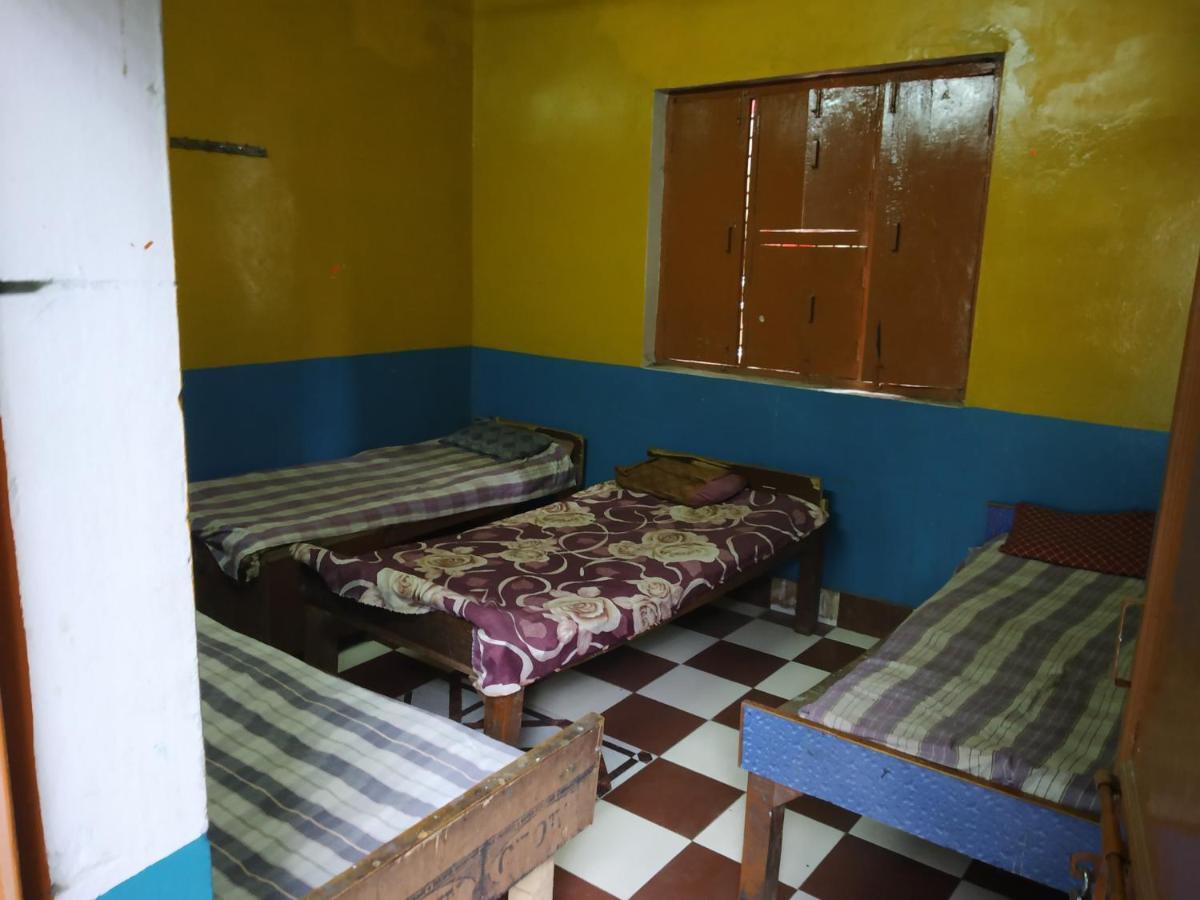 Hotel Yatri Niwas Varanasi Bagian luar foto