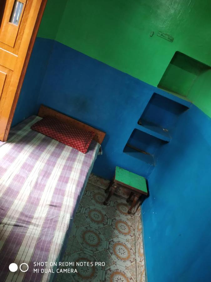 Hotel Yatri Niwas Varanasi Bagian luar foto