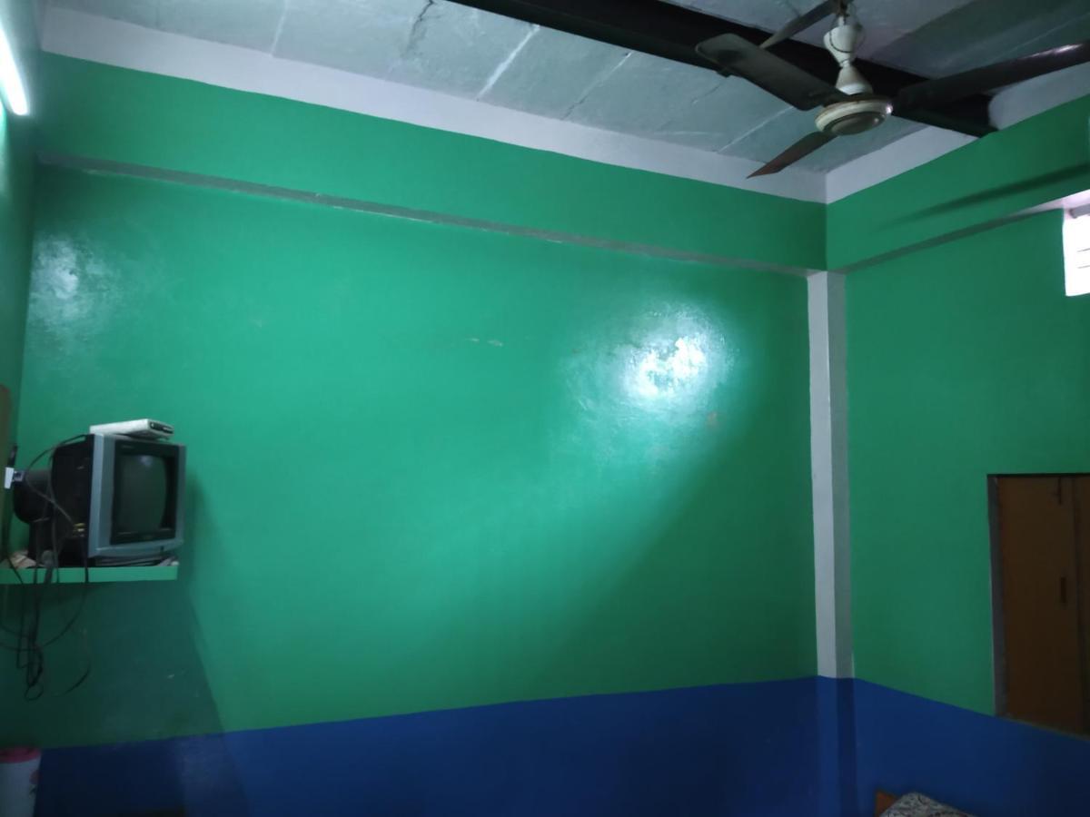 Hotel Yatri Niwas Varanasi Bagian luar foto