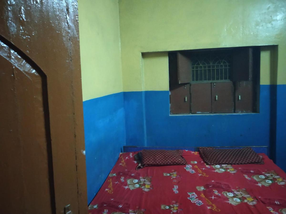 Hotel Yatri Niwas Varanasi Bagian luar foto